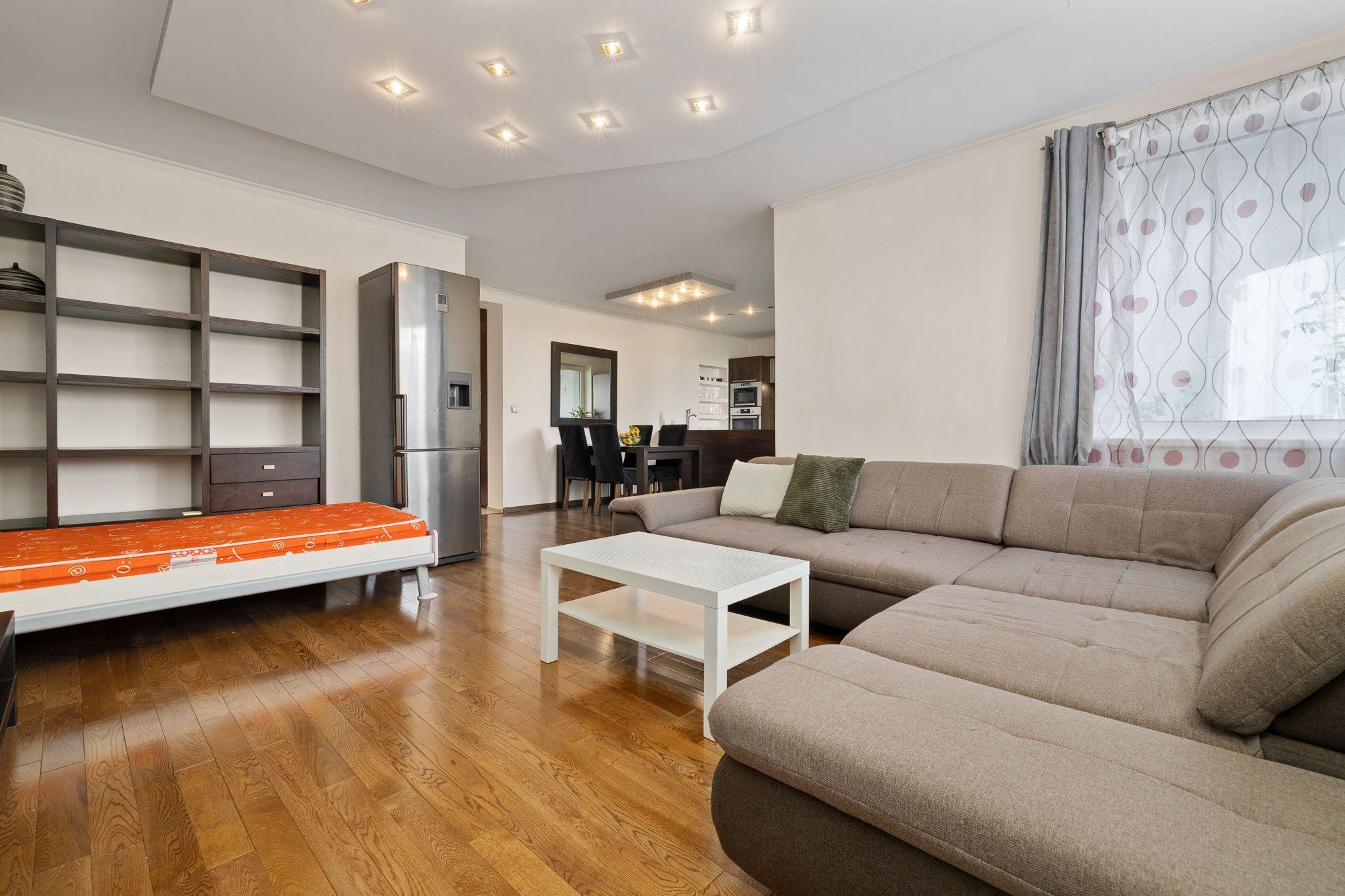 BE.LIVE COMPANY- PREDAJ- KRÁSNY- 3-IZBOVÝ- BYT- PARKOVACIE MIESTO- STARÉ MESTO