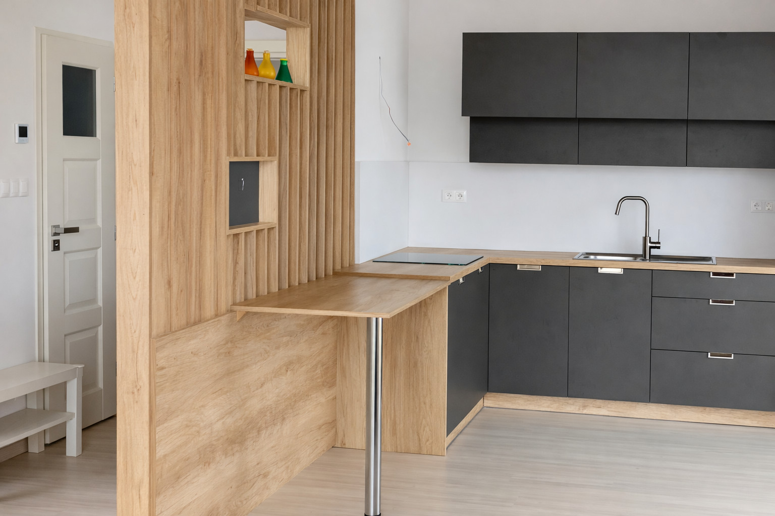 BE.LIVE COMPANY – PRENÁJOM – PRIESTRANNÝ APARTMÁN V NOVOSTAVBE BUNGALOVU – ZÁHRADA – PARKOVANIE – ZOHOR