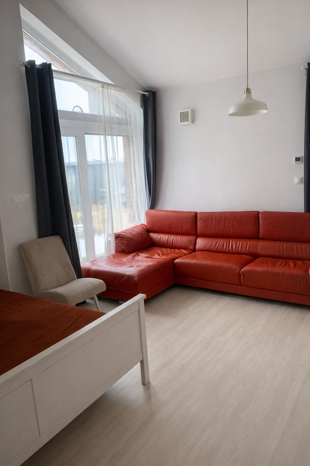 BE.LIVE COMPANY – PRENÁJOM – PRIESTRANNÝ APARTMÁN V NOVOSTAVBE BUNGALOVU – ZÁHRADA – PARKOVANIE – ZOHOR