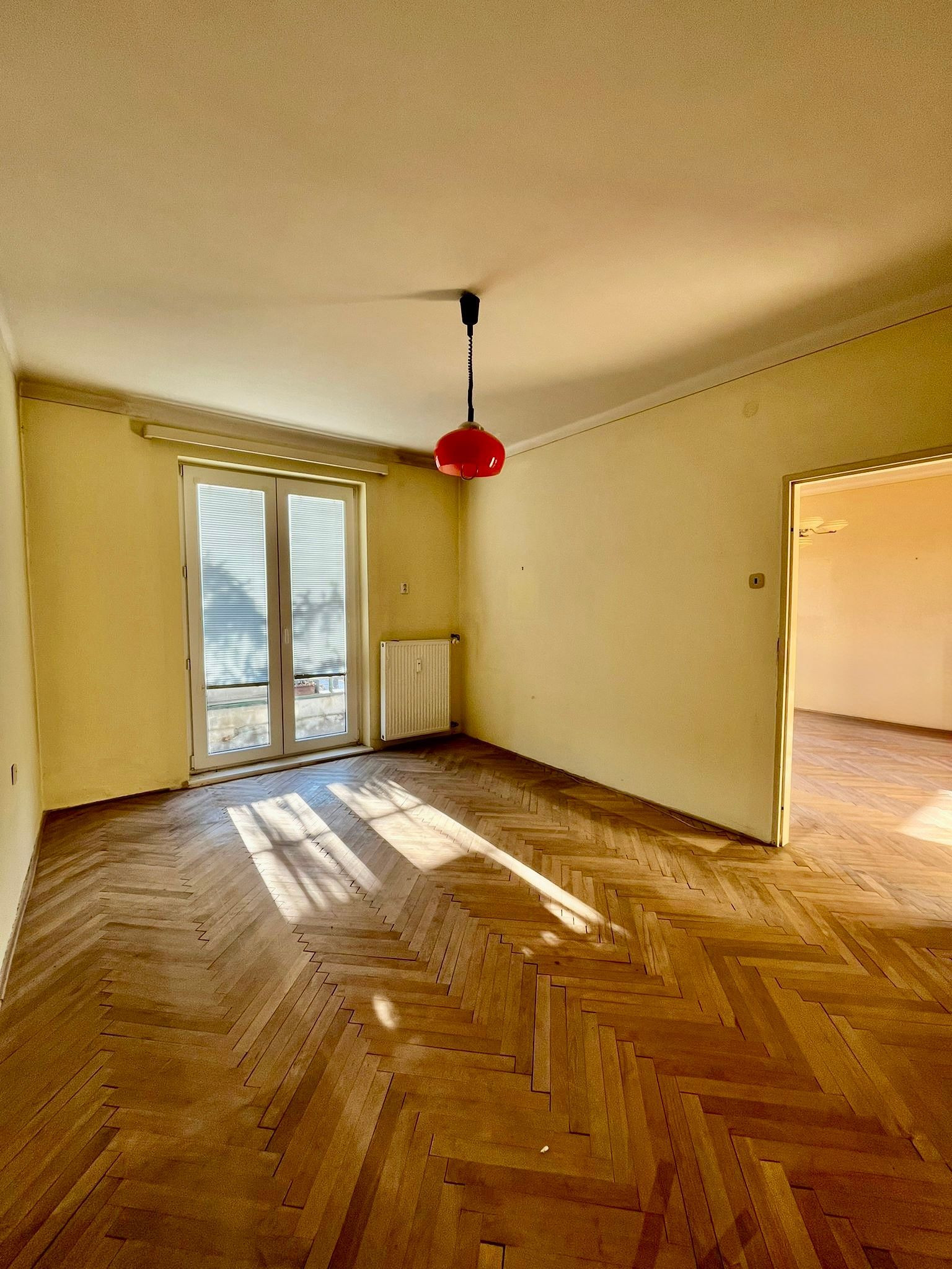 REZERVOVANÉ-BE.LIVE COMPANY- PREDAJ- NEUVERITEĽNÝ- 3- IZBOVÝ- BYT - PÔVODNÝ STAV- RIAZANSKÁ- NOVÉ MESTO