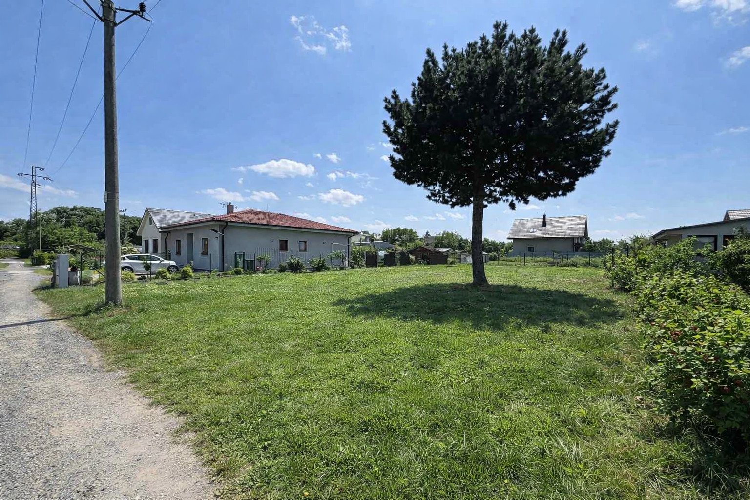 BE.LIVE COMPANY- PREDAJ- SLNEČNÝ- STAVEBNÝ POZEMOK - TICHÁ LOKALITA - BLÍZKO CENTRA - MALACKY