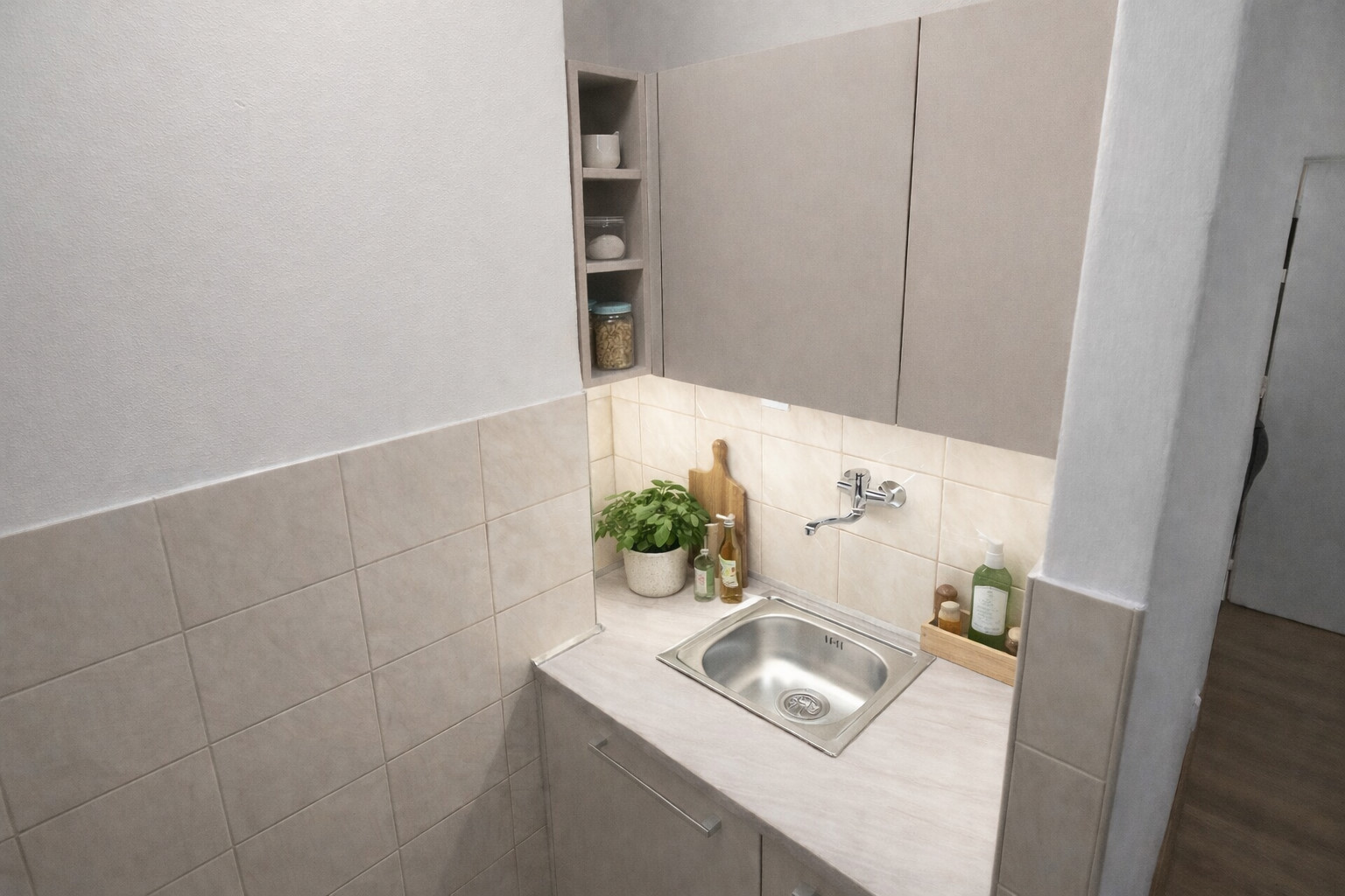 OFF PONUKA- NA PREDAJ – GARSÓNKA PO ČIASTOČNEJ REKONŠTRUKCII – ŠTRKOVEC – RUŽINOV