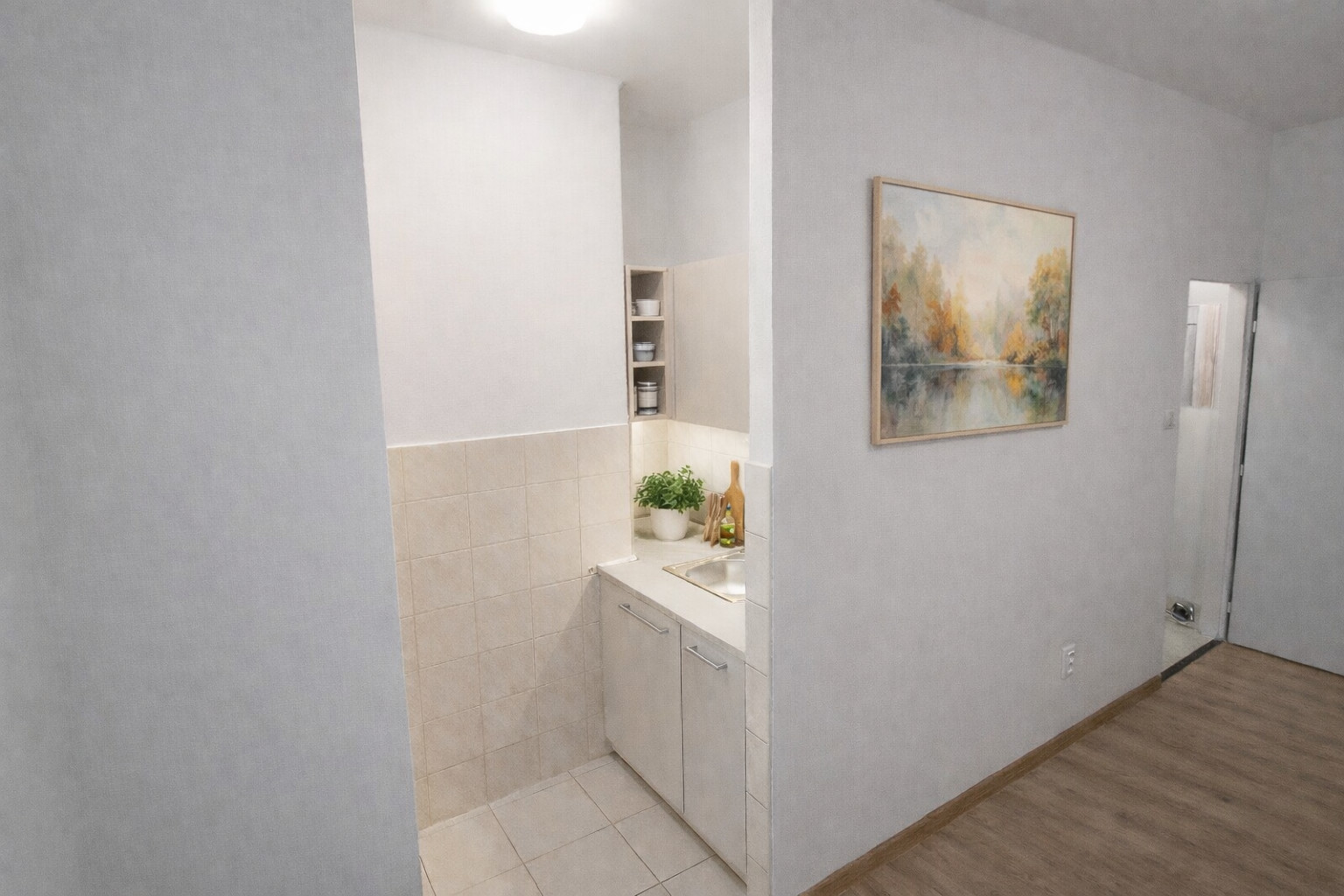 OFF PONUKA- NA PREDAJ – GARSÓNKA PO ČIASTOČNEJ REKONŠTRUKCII – ŠTRKOVEC – RUŽINOV