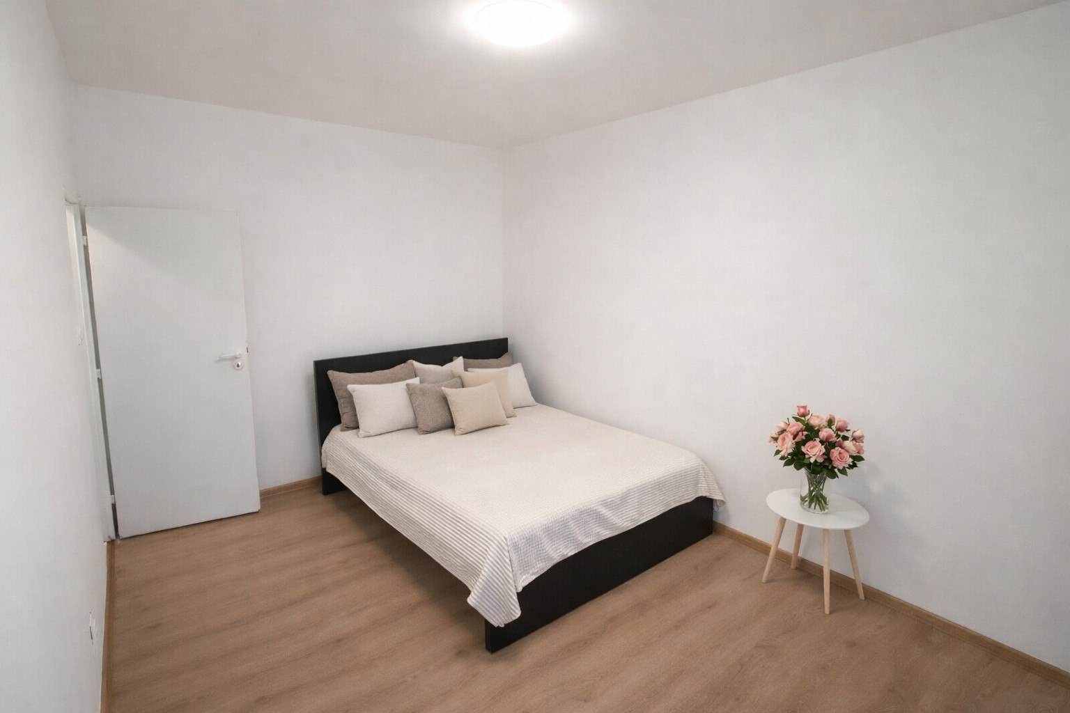 OFF PONUKA- NA PREDAJ – GARSÓNKA PO ČIASTOČNEJ REKONŠTRUKCII – ŠTRKOVEC – RUŽINOV