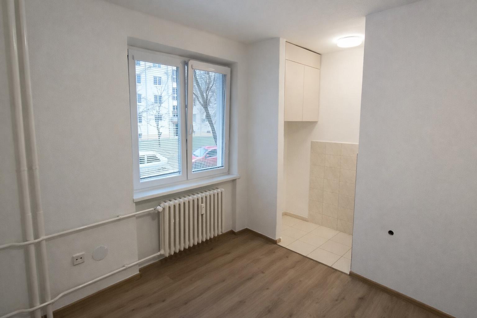 OFF PONUKA- NA PREDAJ – GARSÓNKA PO ČIASTOČNEJ REKONŠTRUKCII – ŠTRKOVEC – RUŽINOV