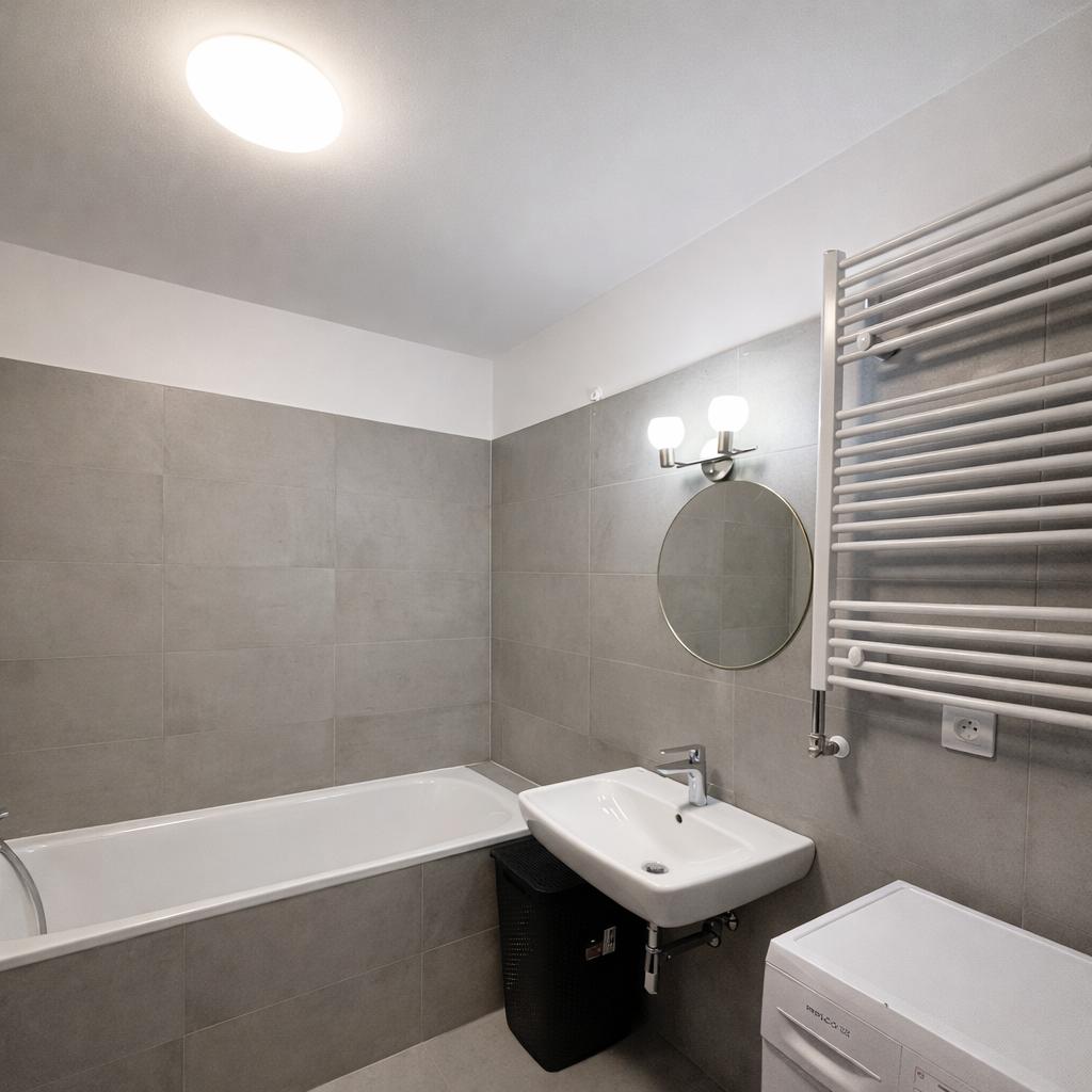 OFF PONUKA-NA PREDAJ – KOMPLETNE ZARIADENÝ 1-IZBOVÝ APARTMÁN S PRIESTRANNOU LOGGIOU – NOVOSTAVBA RENDEZ – RAČA