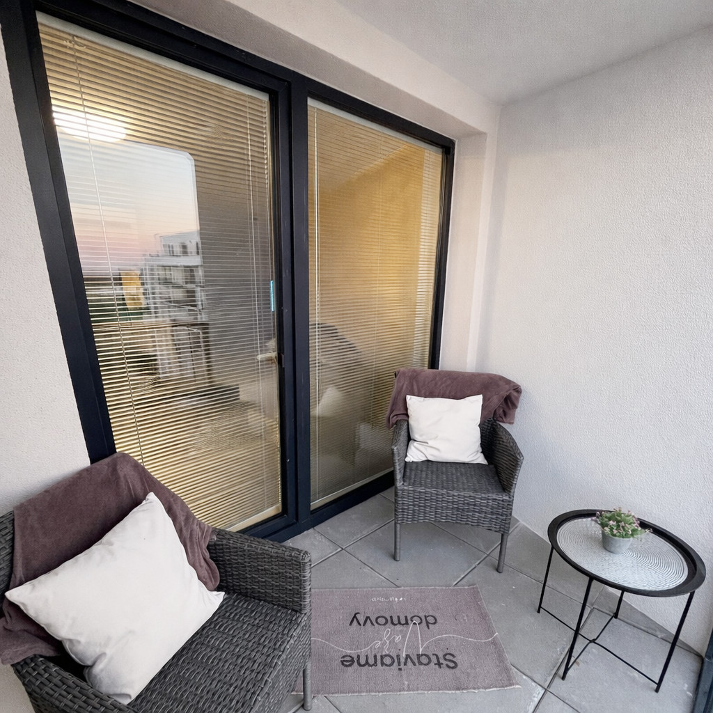 OFF PONUKA - NA PREDAJ – KOMPLETNE ZARIADENÝ 1-IZBOVÝ APARTMÁN S LOGGIOU – NOVOSTAVBA RENDEZ – RAČA