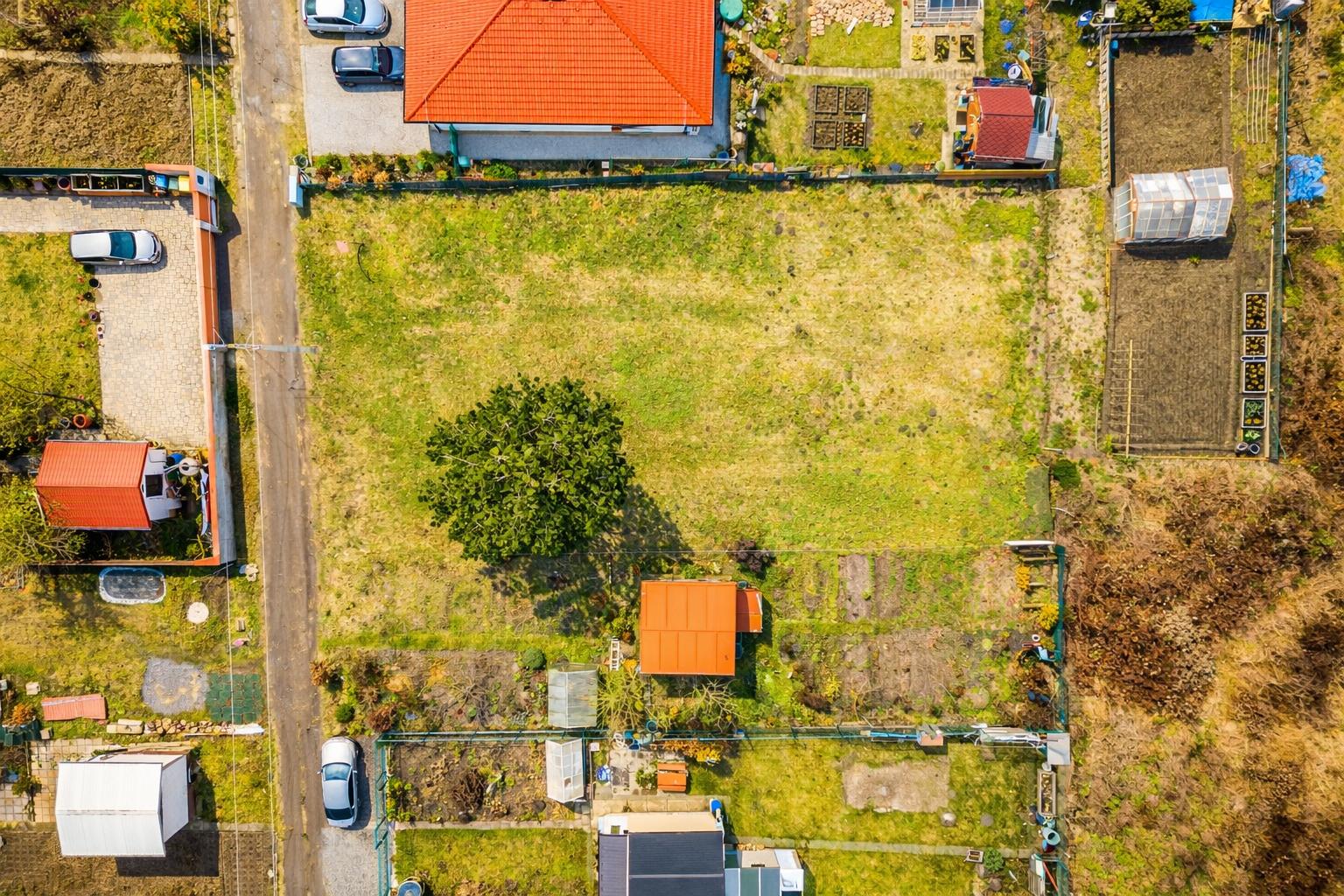 BE.LIVE COMPANY – NA PREDAJ SLNEČNÝ POZEMOK - TICHÁ LOKALITA - BLÍZKO CENTRA - MALACKY