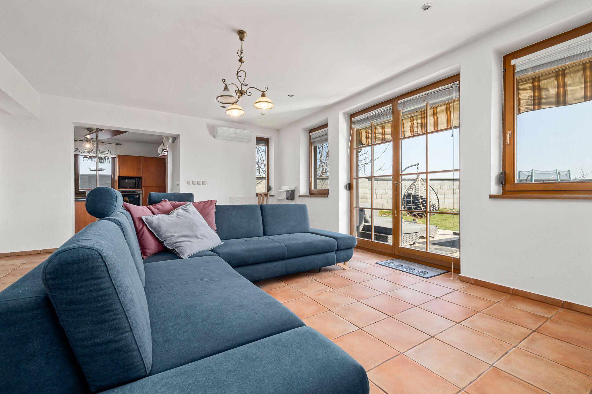 BE.LIVE COMPANY- PREDAJ- 4-IZBOVÝ- RODINNÝ DOM- S GARÁŽOU- VÍRIVKOU- VEĽKOU ZÁHRADOU- TUREŇ- SENEC