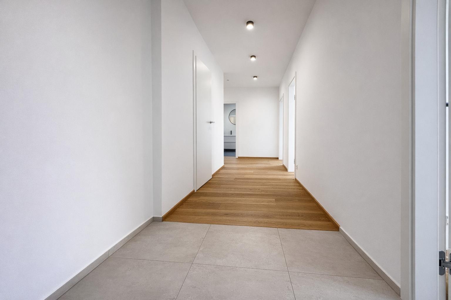 BE.LIVE COMPANY- NA PREDAJ – NADŠTANDARDNÝ 4-IZBOVÝ BYT PO KOMPLETNEJ REKONŠTRUKCII – GARÁŽOVÉ STÁTIE A PIVNICA V CENE - CUBICON - KARLOVA VES