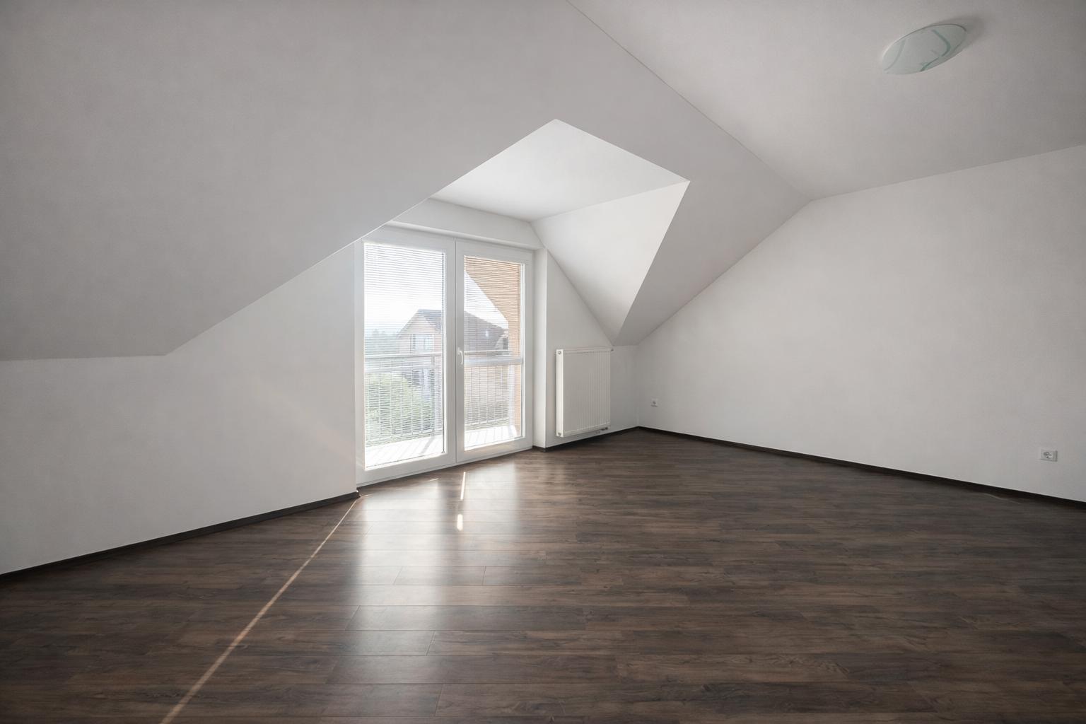 BE.LIVE COMPANY - NA PREDAJ – VEĽKORYSÝ 3-IZBOVÝ BYT S 4 BALKÓNMI – VEĽKÁ PIVNICA - PARKING - STUPAVA, DLHÁ ULICA