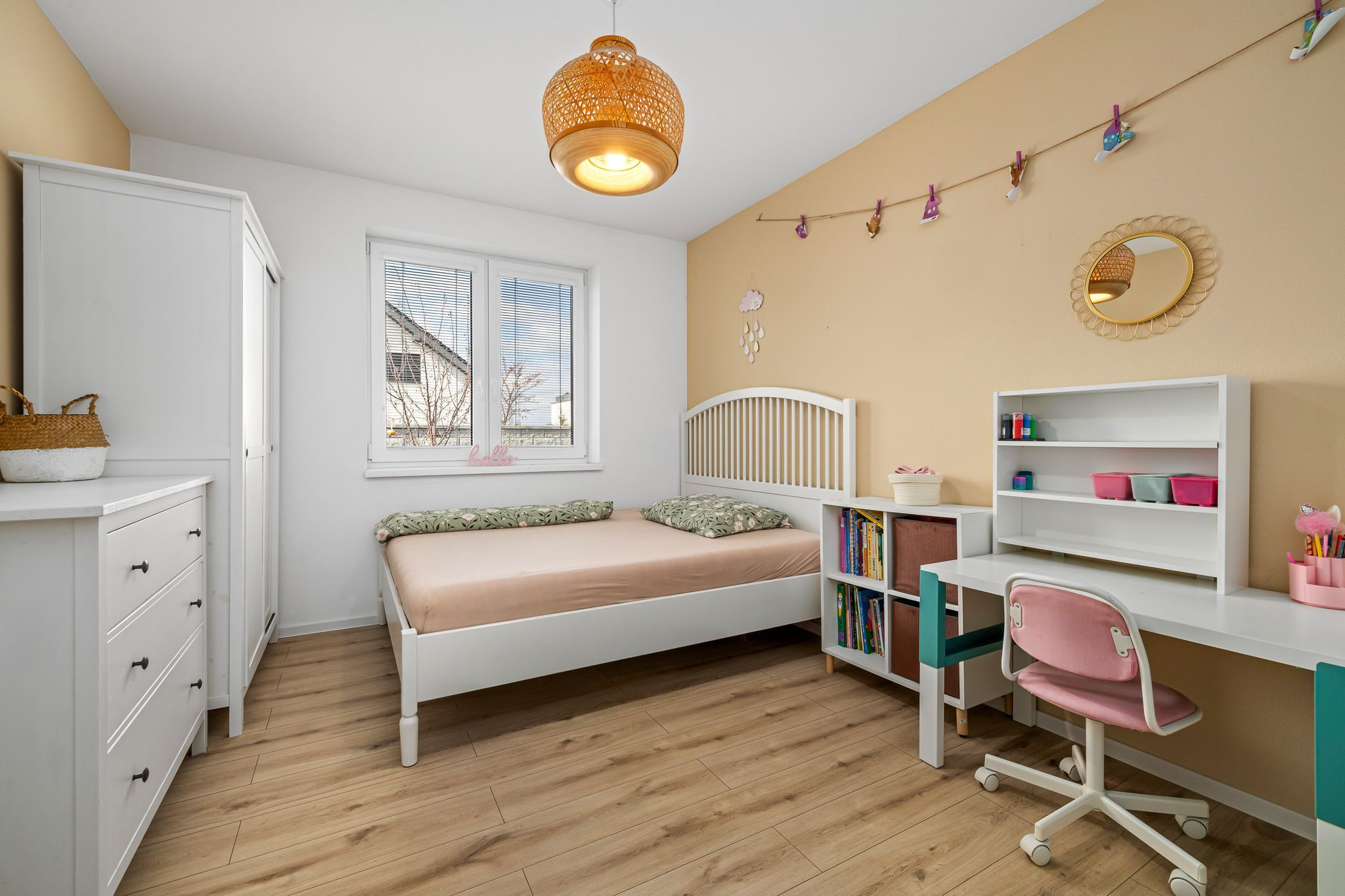 BE.LIVE COMPANY- 4-IZBOVÝ- DIZAJNOVÝ-BUNGALOV- BAZÉN- MILOSLAVOV