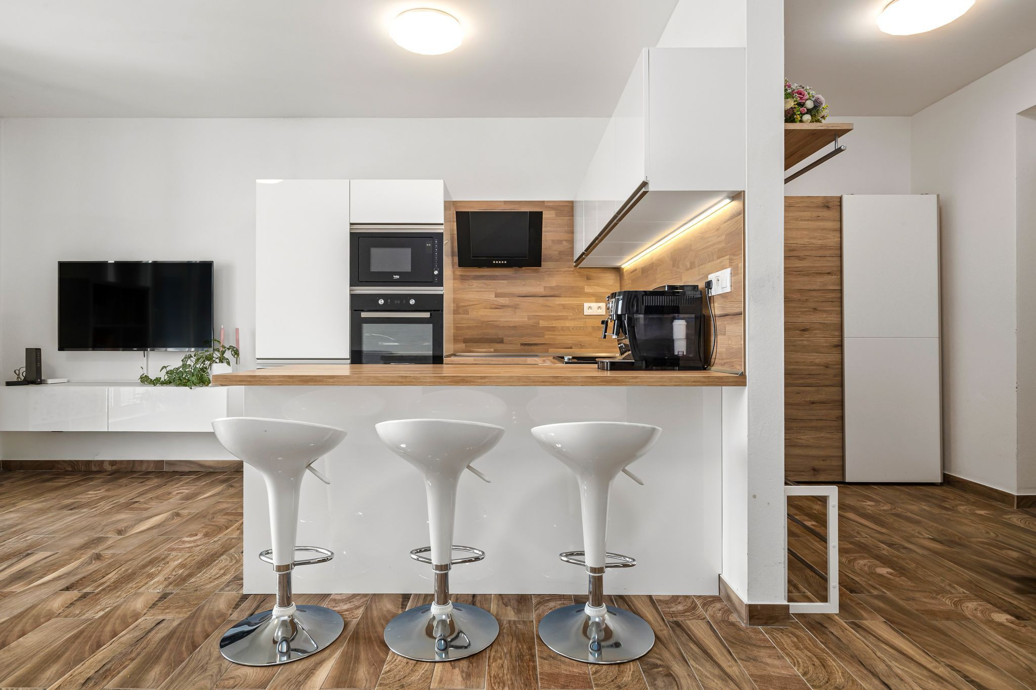 BE.LIVE COMPANY- PREDAJ- 2- IZBOVÝ- DIZAJNOVÝ- BYT-KLIMATIZÁCIA- PARKOVACIE STÁTIA-NOVÁ DEDINKA