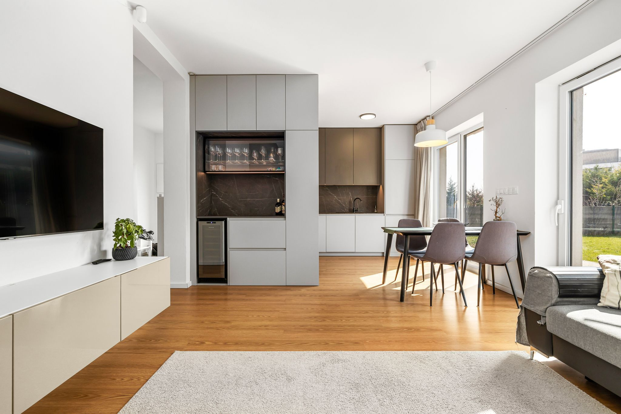 BE.LIVE COMPANY- PREDAJ- RODINNÝ DOM- TERASA- ZÁHRADA- MALINOVO- TRI VODY 