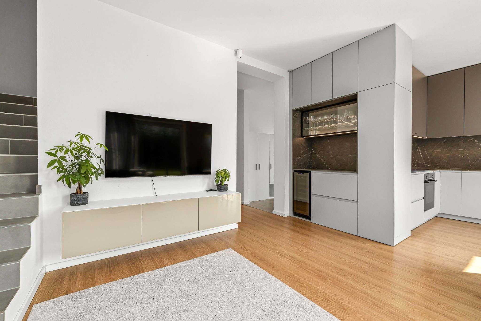 BE.LIVE COMPANY- PREDAJ- RODINNÝ DOM- TERASA- ZÁHRADA- MALINOVO- TRI VODY 