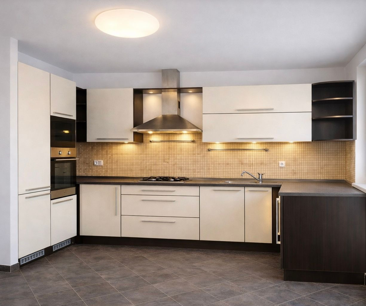 BE.LIVE COMPANY - NA PREDAJ – VEĽKORYSÝ 3-IZBOVÝ BYT S 4 BALKÓNMI – VEĽKÁ PIVNICA - PARKING - STUPAVA, DLHÁ ULICA