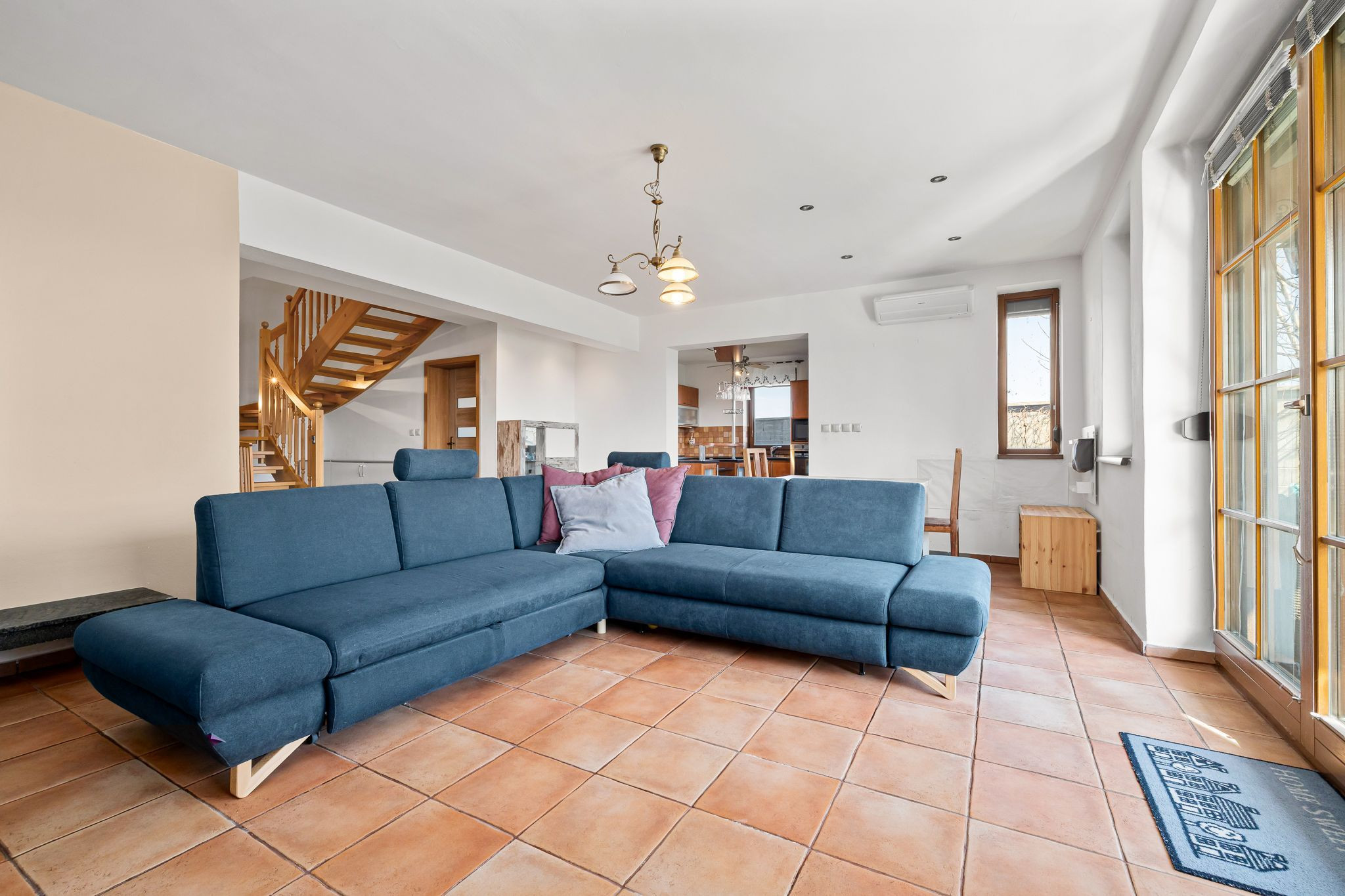 BE.LIVE COMPANY- PREDAJ- 4-IZBOVÝ- RODINNÝ DOM- GARÁŽ- VÍRIVKA- VEĽKÝ POZEMOK- TUREŇ- SENEC 