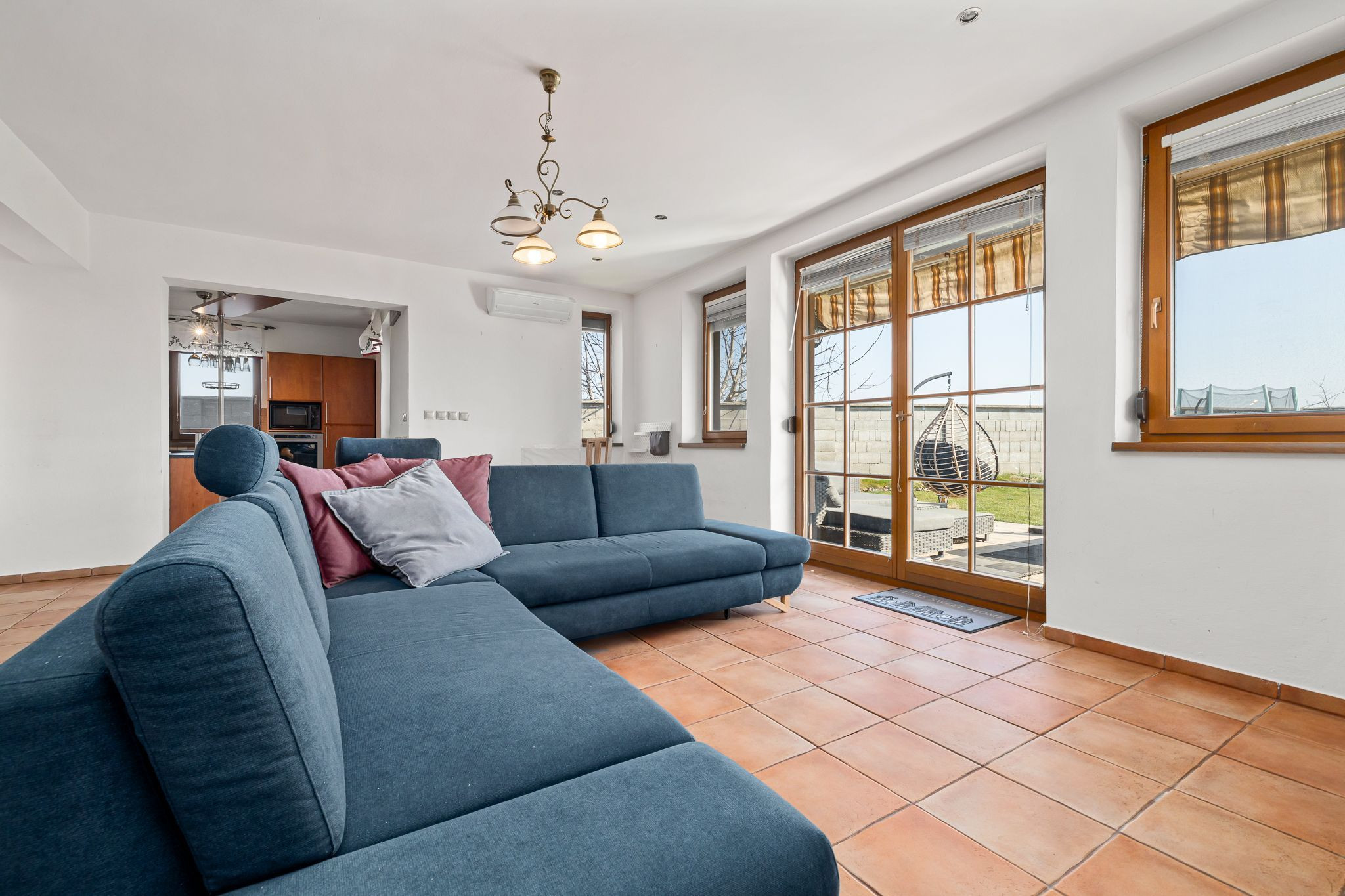 BE.LIVE COMPANY- PREDAJ- 4-IZBOVÝ- RODINNÝ DOM- GARÁŽ- VÍRIVKA- VEĽKÝ POZEMOK- TUREŇ- SENEC 