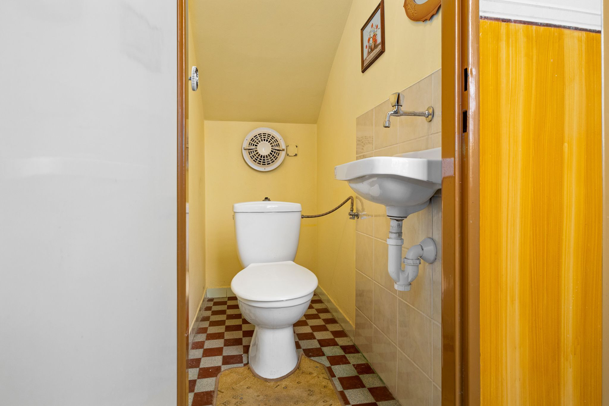 BE.LIVE COMPANY- PREDAJ- RODINNÝ DOM- VEĽKÝ POZEMOK- 2287m2- VLKY- PRI TOMÁŠOVE- SENEC 