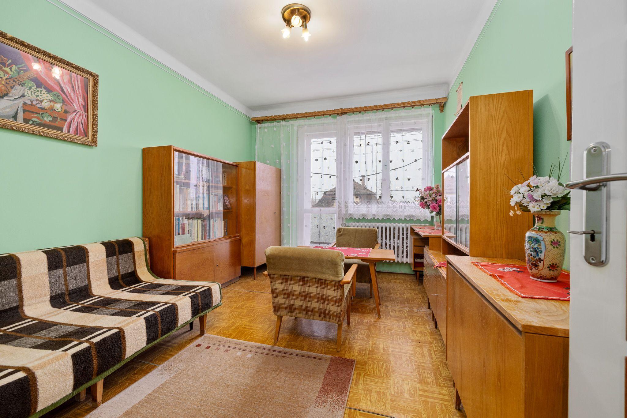 BE.LIVE COMPANY – PREDAJ – RODINNÝ DOM NA VÝNIMOČNE VEĽKOM POZEMKU 2 287 m²– VLKY PRI TOMÁŠOVE