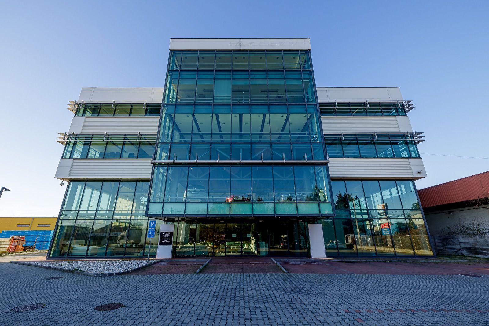 BE.LIVE COMPANY– PRENÁJOM– ADMINISTRATÍVNA BUDOVA– SHOWROOM- KANCELÁRIE- NOVOZÁMOCKÁ, NITRA