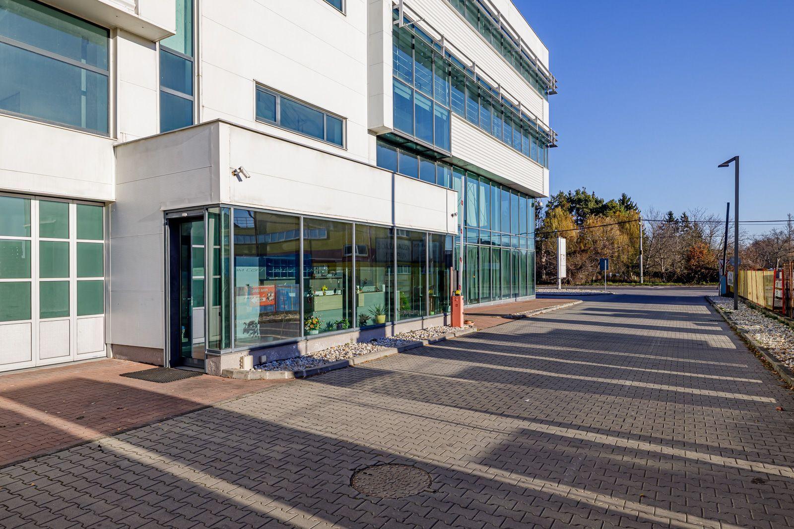 BE.LIVE COMPANY– PRENÁJOM– ADMINISTRATÍVNA BUDOVA– SHOWROOM- KANCELÁRIE- NOVOZÁMOCKÁ, NITRA