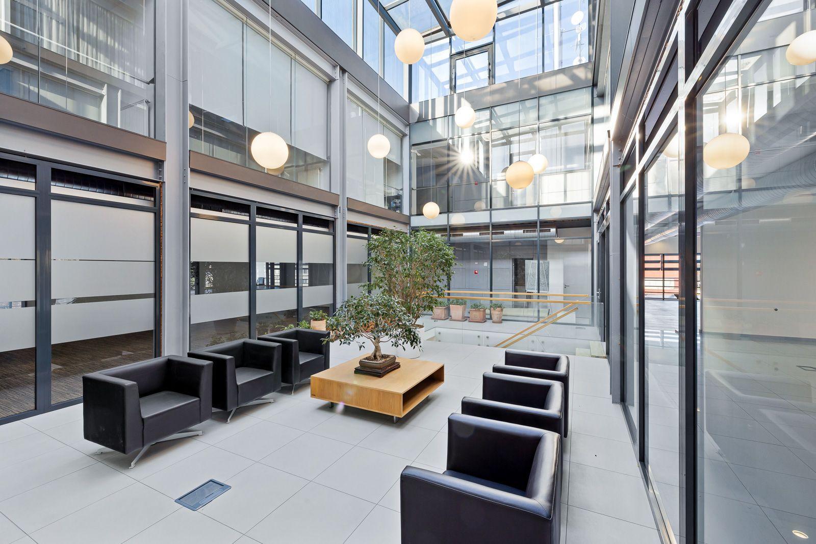 BE.LIVE COMPANY– PRENÁJOM– ADMINISTRATÍVNA BUDOVA– SHOWROOM- KANCELÁRIE- NOVOZÁMOCKÁ, NITRA