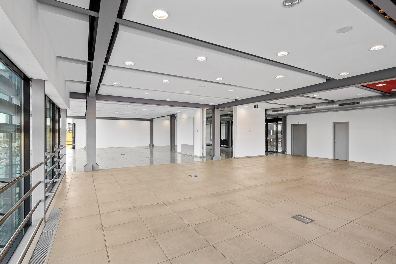 BE.LIVE COMPANY– PRENÁJOM– ADMINISTRATÍVNA BUDOVA– SHOWROOM- KANCELÁRIE- NOVOZÁMOCKÁ, NITRA