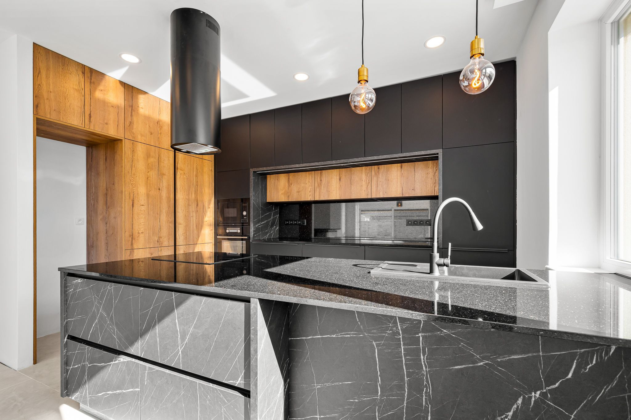 BE.LIVE COMPANY- PREDAJ- 4-IZBOVÝ- NADŠTANDARTNÝ- BUNGALOV- BAZÉN– MILOSLAVOV