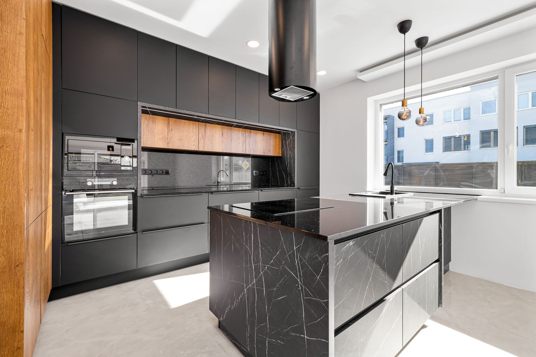 BE.LIVE COMPANY- PREDAJ- 4-IZBOVÝ MODERNÝ BUNGALOV S BAZÉNOM- MILOSLAVOV