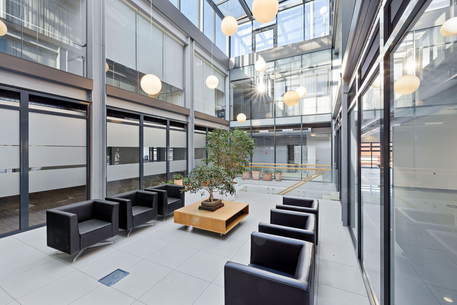 BE.LIVE COMPANY– PRENÁJOM– ADMINISTRATÍVNA BUDOVA– SHOWROOM- KANCELÁRIE- NOVOZÁMOCKÁ, NITRA