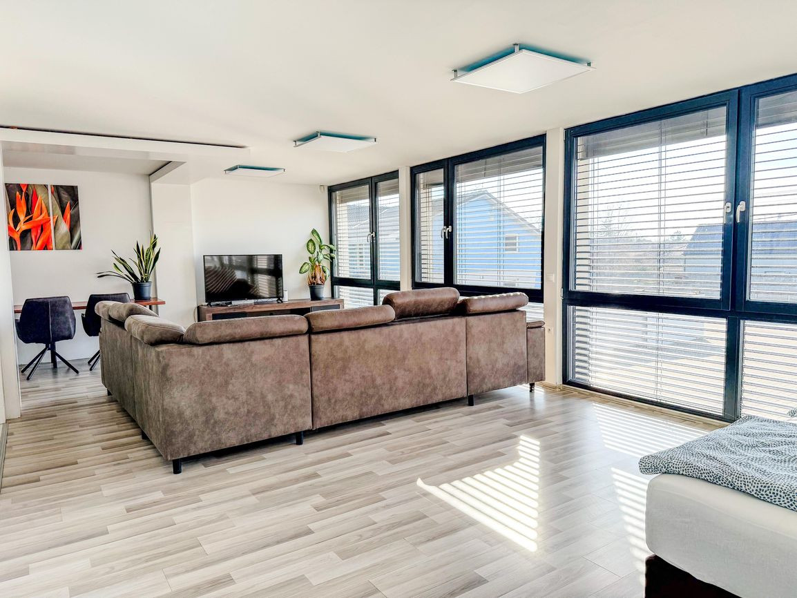 BE.LIVE COMPANY- PRENÁJOM- 1000m2- KOMERČNÝ PRIESTOR- RUŽINOV
