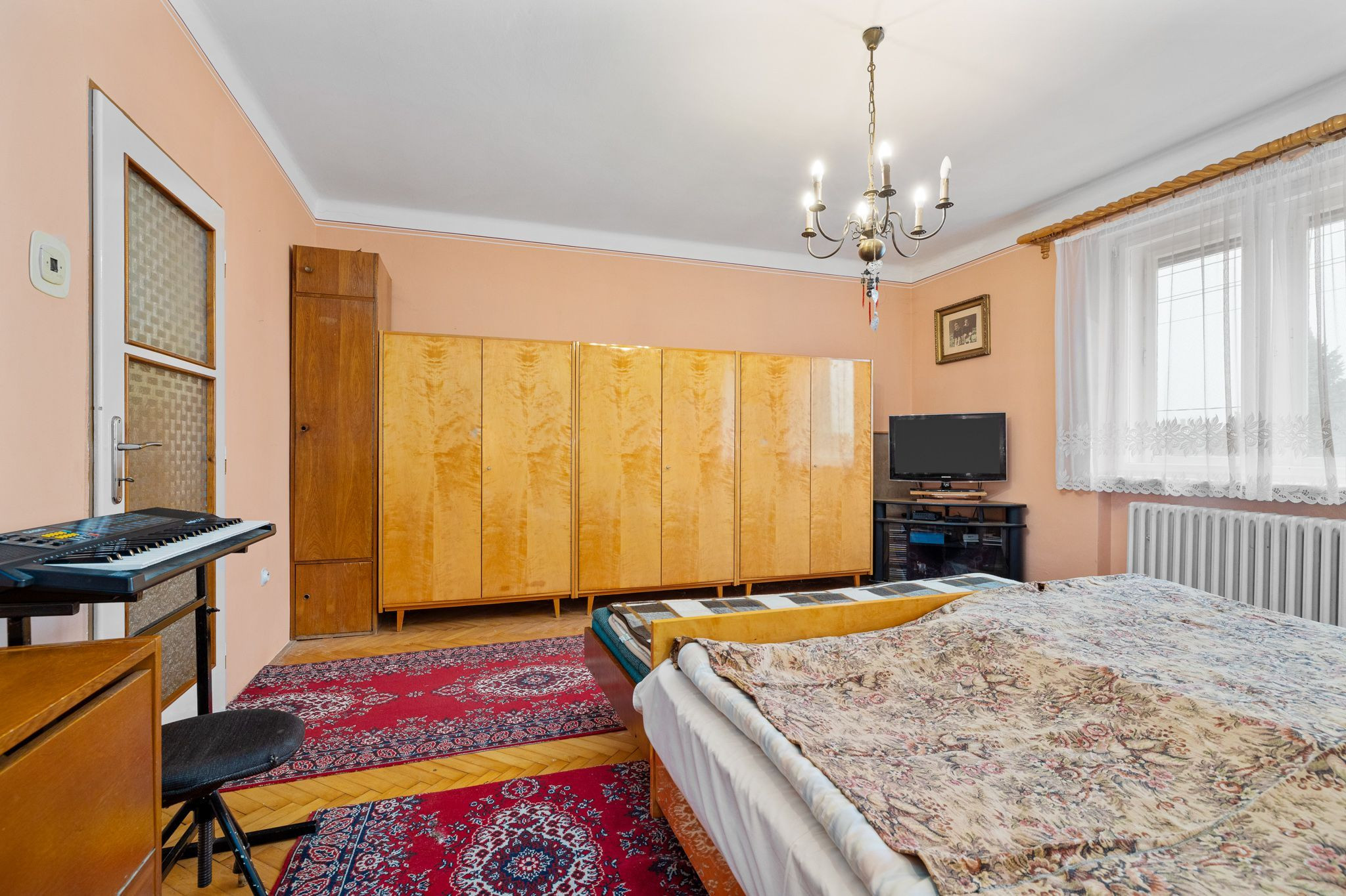 BE.LIVE COMPANY- PREDAJ- RODINNÝ DOM- VÝNIMOČNE VEĽKÝ POZEMOK- GARÁŽ- ZÁHRADA- VLKY- TOMÁŠOV- SENEC