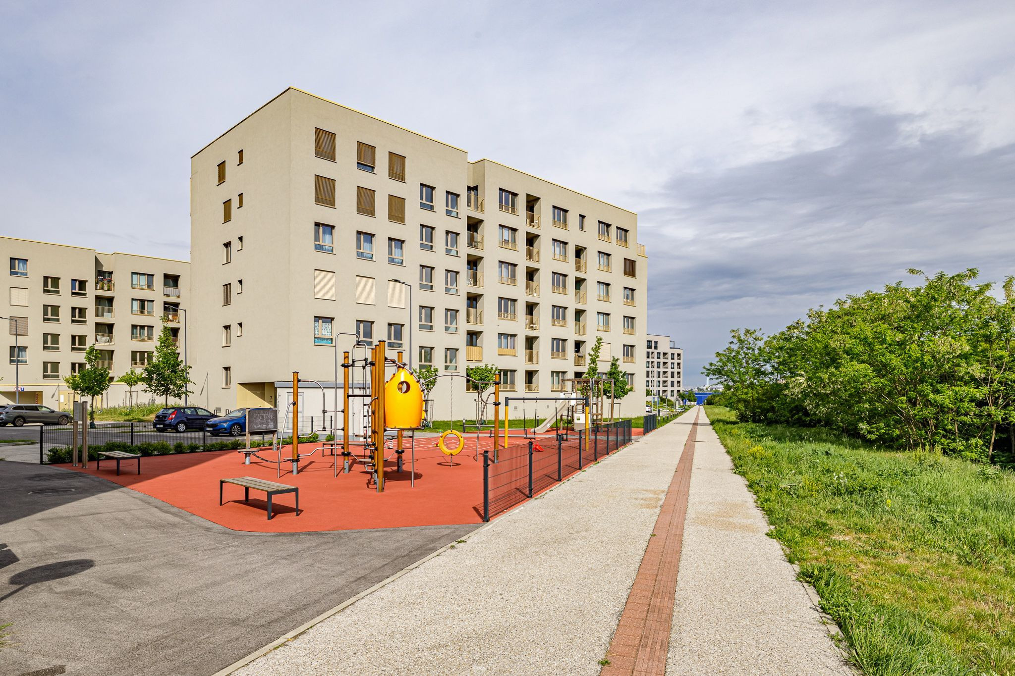BE.LIVE COMPANY- NA PREDAJ- NOVÝ- KOMPLETNE ZARIADENÝ- 1-IZBOVÝ BYT- BORY NOVÝ DVOR- MICHALA BUČIČA 