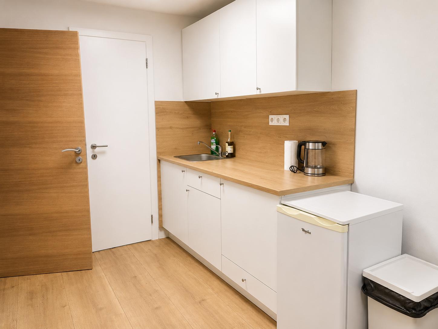 BE.LIVE COMPANY- NA PREDAJ- 1000m2- KOMERČNÝ PRIESTOR- POLYFUNKČNÁ BUDOVA- RUŽINOV- KOMÁRŇANSKÁ ULICA 