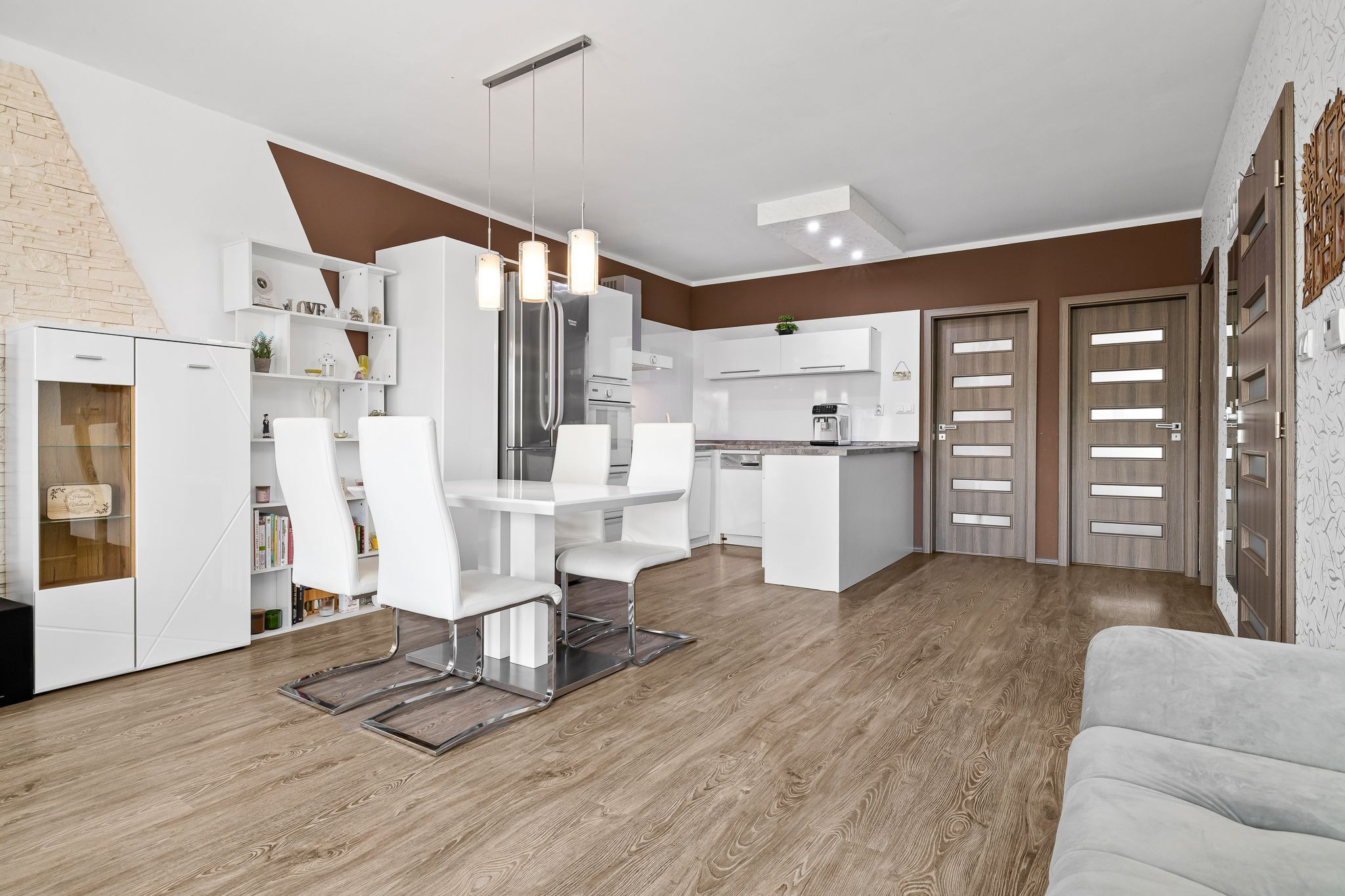 BE.LIVE COMPANY- PREDAJ- PRIESTRANNÝ- 3- IZBOVÝ BYT- BALKÓN-PARKOVACIE MIESTO- DUNAJSKÁ ULICA- BERNOLÁKOVO