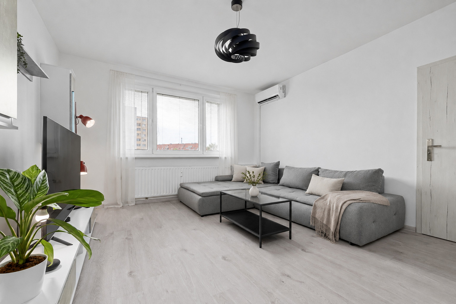 BE.LIVE- PREDAJ- PRIESTRANNÝ- 3- IZBOVÝ- BYT- LOGGIA- PIVNICA- KAPICOVÁ- PETRŽALKA