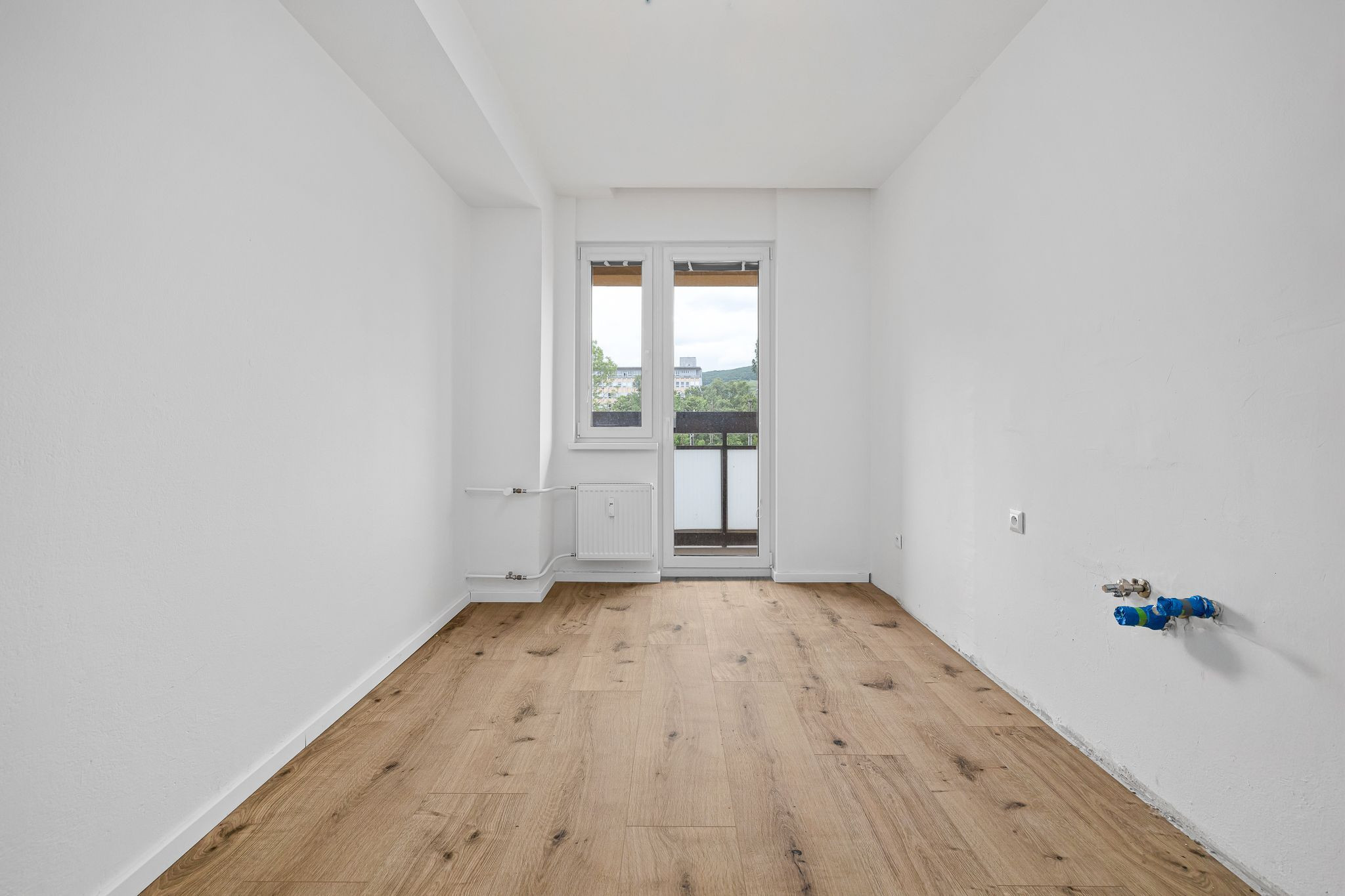 BE.LIVE COMPANY- NA PREDAJ- mZREKONŠTRUOVANÝ- 3- IZBOVÝ BYT- LOGGIA- PIVNIČNÁ KOBKA- NOBELOVA ULICA- BRATISLAVA