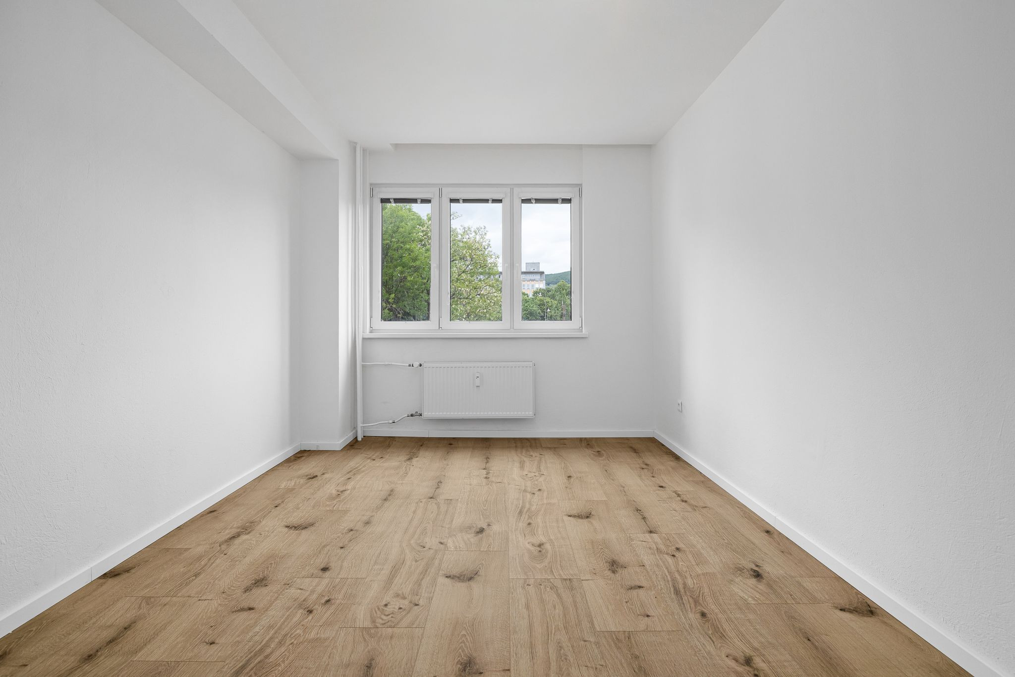 BE.LIVE COMPANY- NA PREDAJ- mZREKONŠTRUOVANÝ- 3- IZBOVÝ BYT- LOGGIA- PIVNIČNÁ KOBKA- NOBELOVA ULICA- BRATISLAVA