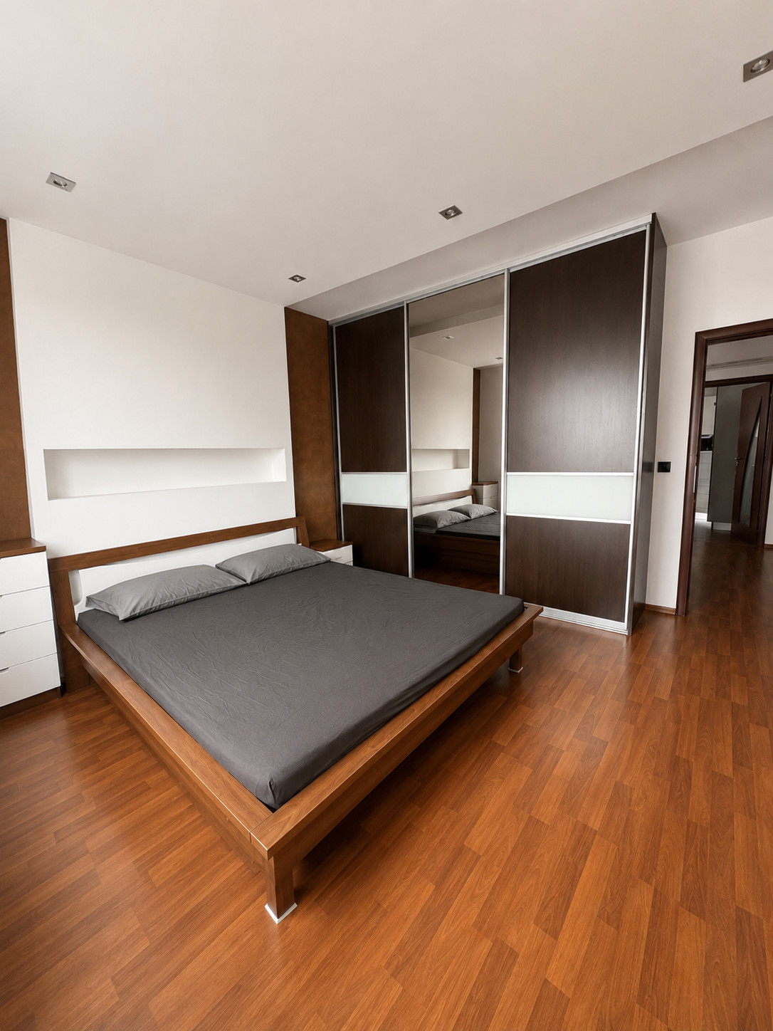 OFF PONUKA – NA PREDAJ – PRIESTRANNÝ 3-IZBOVÝ BYT – 69 m² + LODŽIA – KLIMATIZÁCIA – BUDATÍNSKA – PETRŽALKA