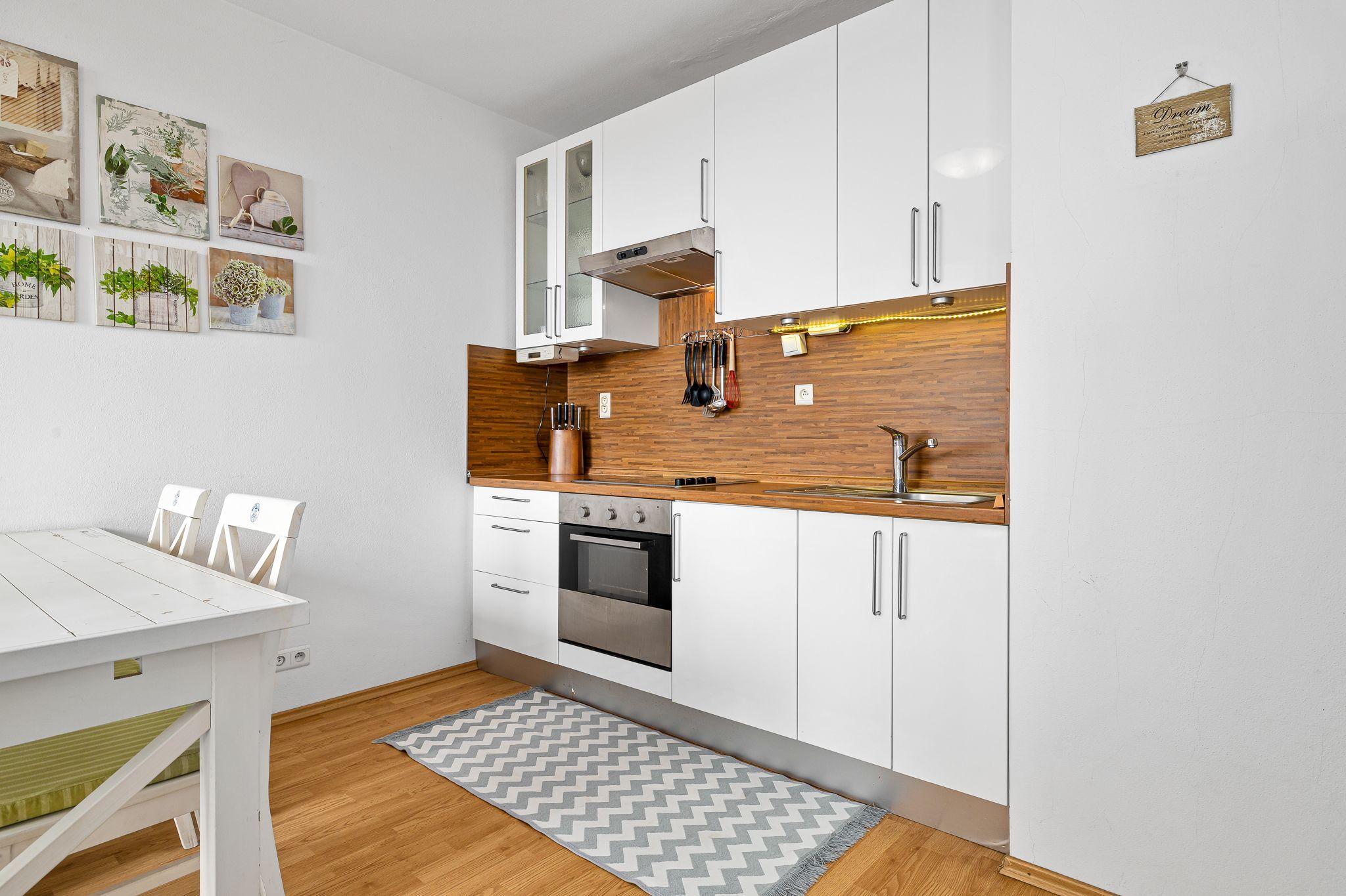 PREDANÝ- BE.LIVE COMPANY- NA PREDAJ- 3-IZBOVÝ BYT- LOGGIA- PIVNIČNÁ KOBKA- VO VYHĽADÁVANOM PROJEKTE OCTOPUS HABITAT- RUŽINOV- MRAZIARENSKÁ