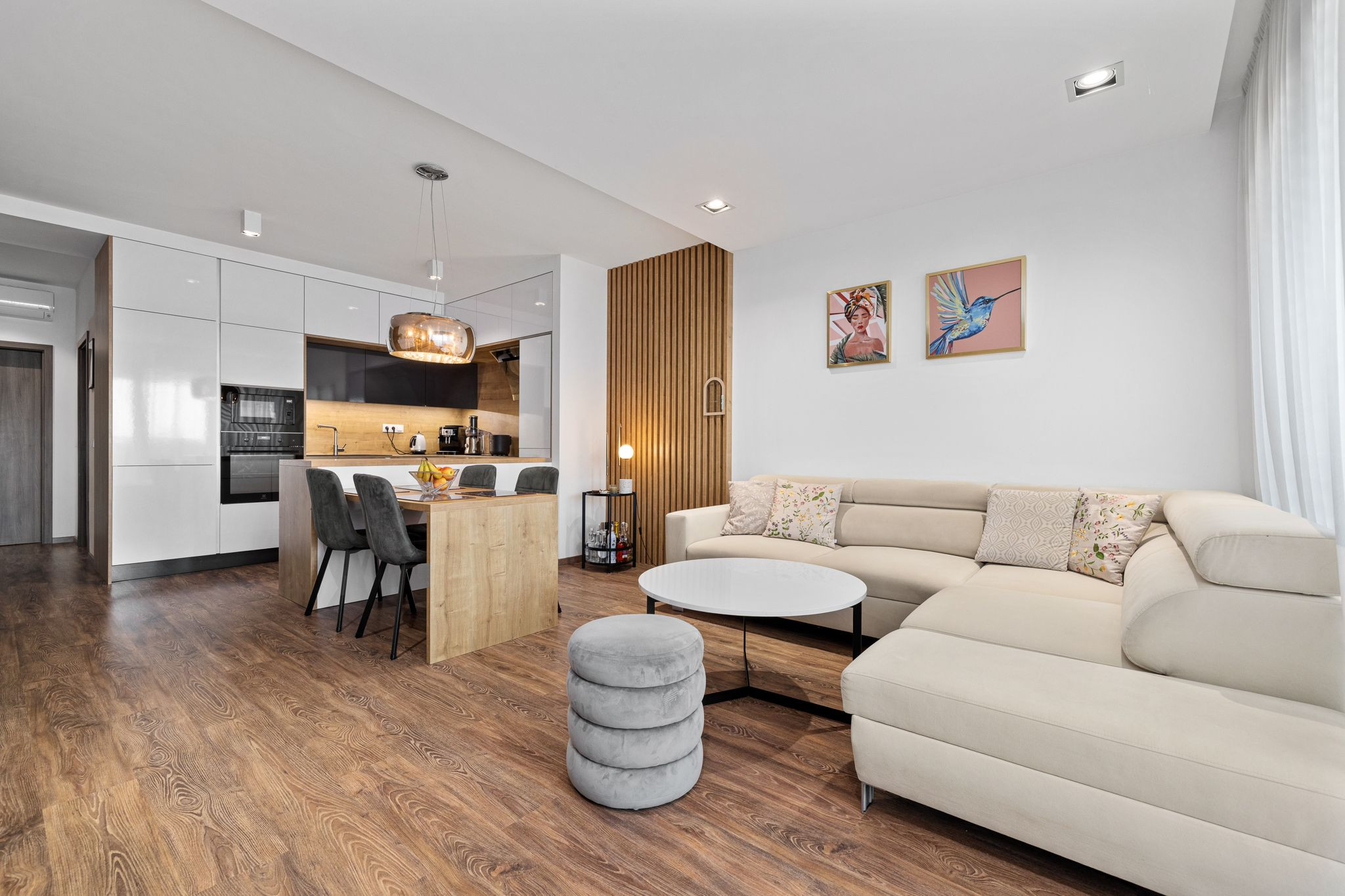 PREDANÝ - BE.LIVE COMPANY- MODERNÝ 2-IZBOVÝ BYT - ARCHITEKTONICKÝ DIZAJN – S DVOMA BALKÓNMI – NOVOSTAVBA – TEHELNÉ POLE- BRATISLAVA