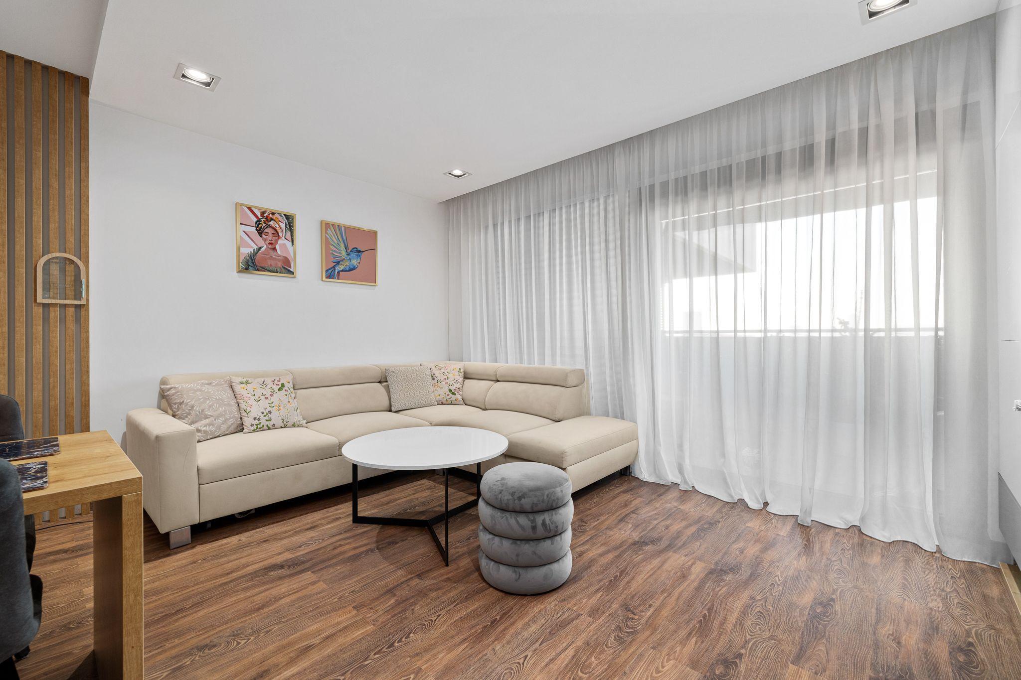 PREDANÝ - BE.LIVE COMPANY- MODERNÝ 2-IZBOVÝ BYT - ARCHITEKTONICKÝ DIZAJN – S DVOMA BALKÓNMI – NOVOSTAVBA – TEHELNÉ POLE- BRATISLAVA