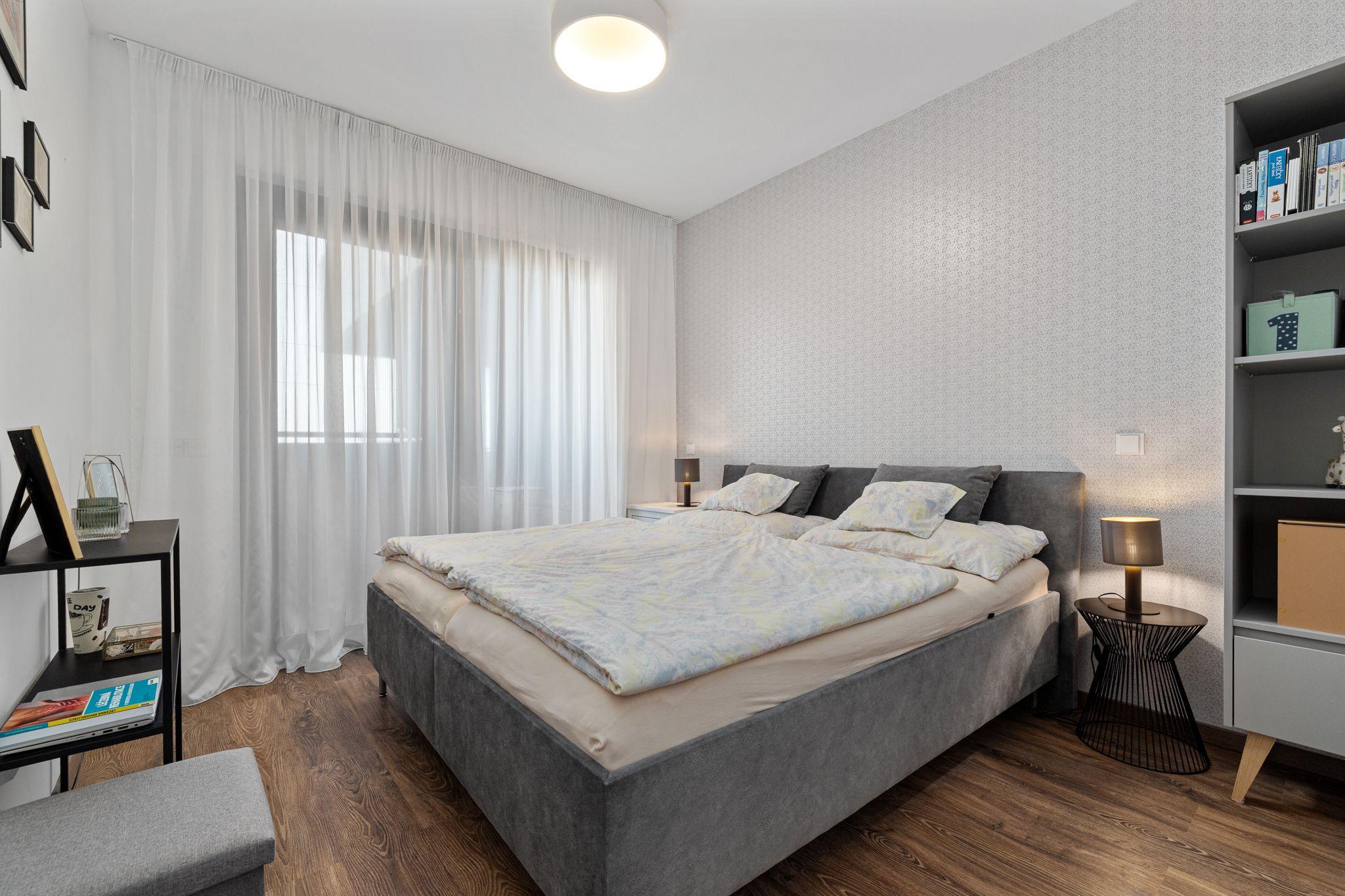 PREDANÝ - BE.LIVE COMPANY- MODERNÝ 2-IZBOVÝ BYT - ARCHITEKTONICKÝ DIZAJN – S DVOMA BALKÓNMI – NOVOSTAVBA – TEHELNÉ POLE- BRATISLAVA