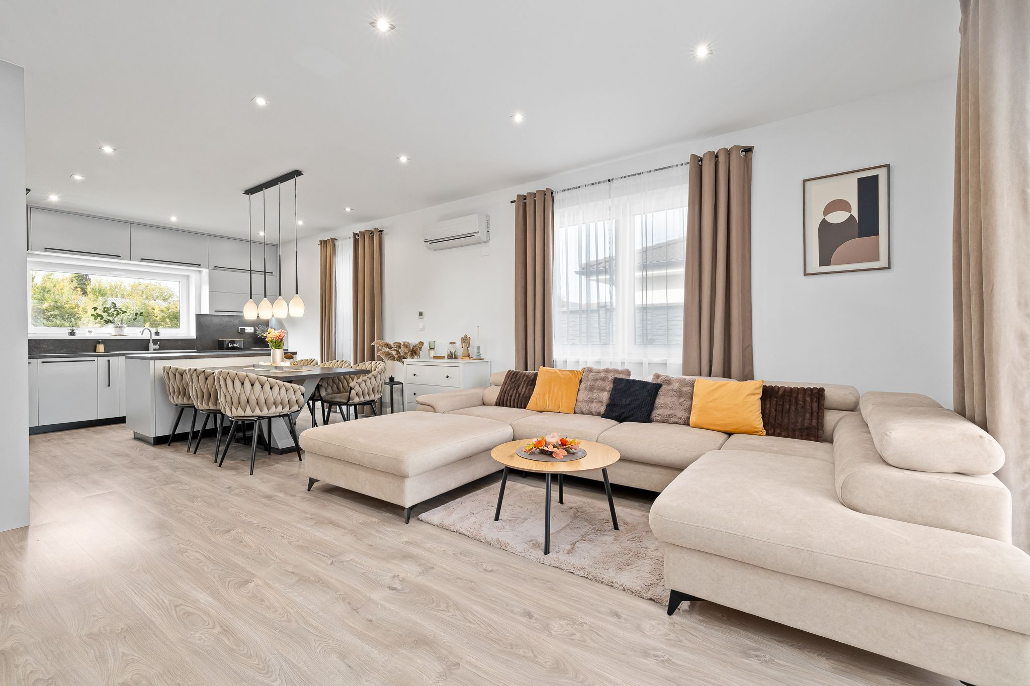 BE.LIVE COMPANY | PREDAJ | 4-IZBOVÝ RODINNÝ DOM S VEĽKOU GARÁŽOU | 704 m² POZEMOK | KVETOSLAVOV – NOVÁ TULIPA