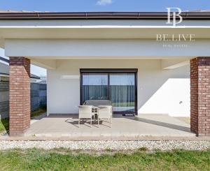 PREDANÉ- 4 IZBOVÝ- BUNGALOV-109m2- MILOSLAVOV