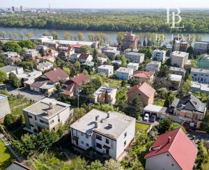 PREDAJ- 5-IZBOVÝ- RODINNÝ DOM- DVOJGARÁŽ- KRÁĽOVSKÉ ÚDOLIE