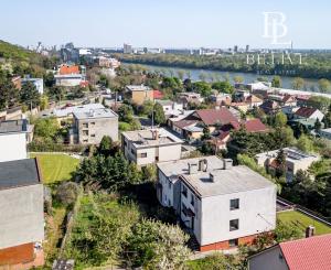 PREDAJ- 5-IZBOVÝ- RODINNÝ DOM- DVOJGARÁŽ- KRÁĽOVSKÉ ÚDOLIE