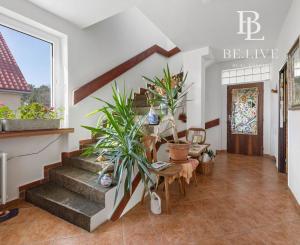 PREDAJ- 5-IZBOVÝ- RODINNÝ DOM- DVOJGARÁŽ- KRÁĽOVSKÉ ÚDOLIE