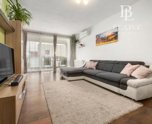 PREDANÉ -NA PREDAJ- KRÁSNY- 3-IZBOVÝ BYT- 74M2- SENEC